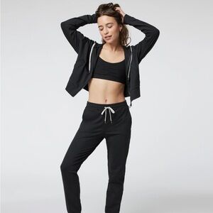 Vuori Black granite jogger